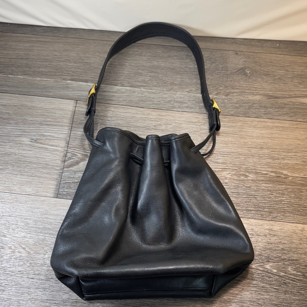 Coach Vintage Black Leather Shoulder Bag.     # 9165 Rare found!!